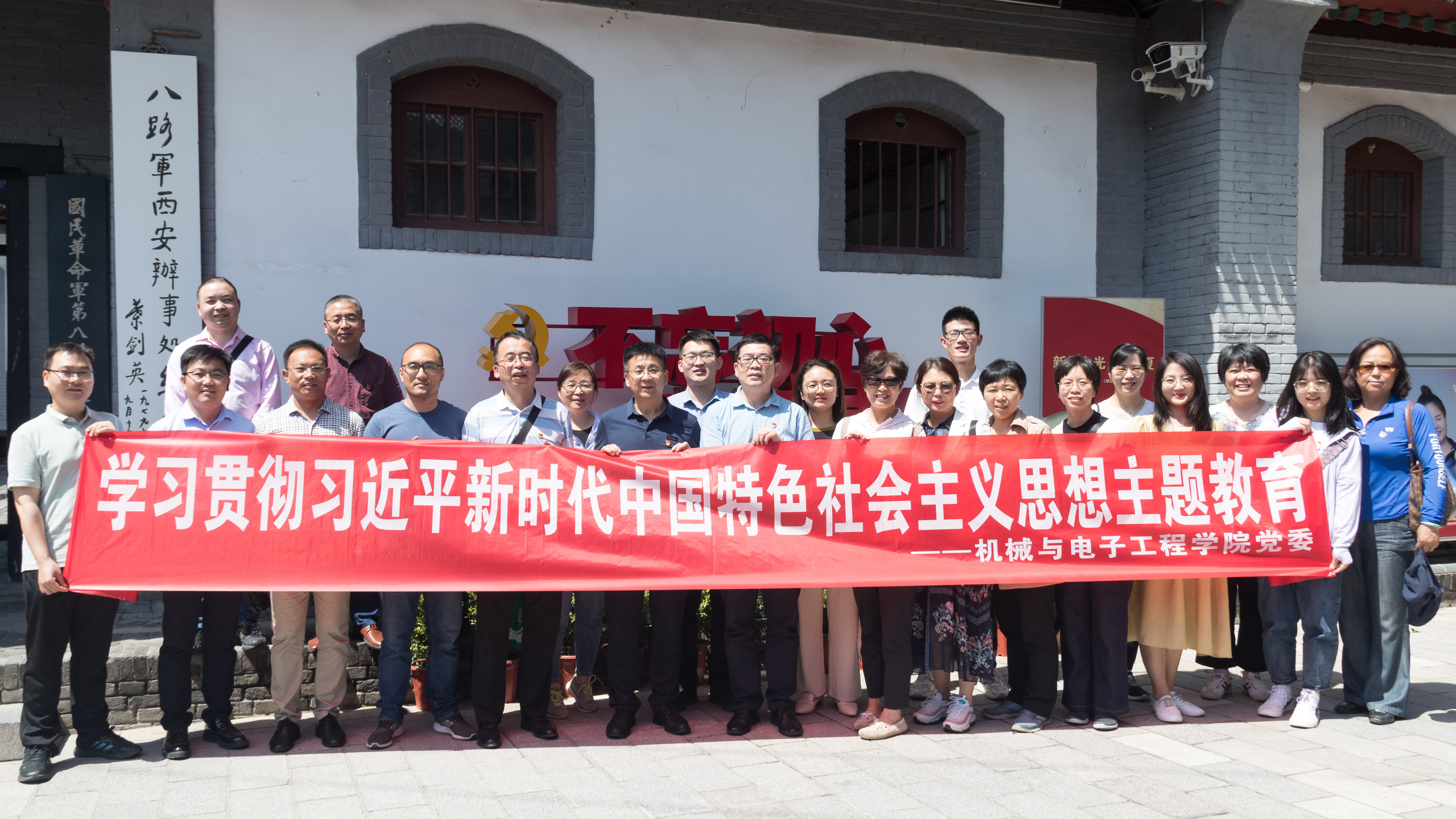 5658cf2d7b5e425d8a8c715c1e964944.jpg 5658cf2d7b5e425d8a8c715c1e964944.jpg